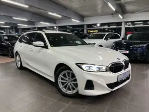 BMW 318 318d Touring Innovation+AHK+ACC+Keyless uvm....