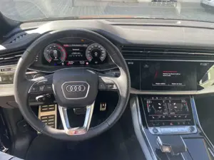 Audi Q8 55 TFSI quattro tiptronic competition plus Bild 5