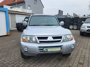 Mitsubishi Pajero 3.5 GDI Elegance **Scheckheftgepfl./nur 107 Tkm** Bild 2