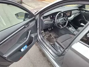 Skoda Octavia Combi 2.0 TDI DSG RS Bild 5