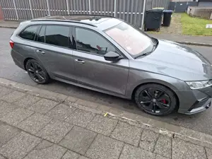 Skoda Octavia Combi 2.0 TDI DSG RS Bild 4