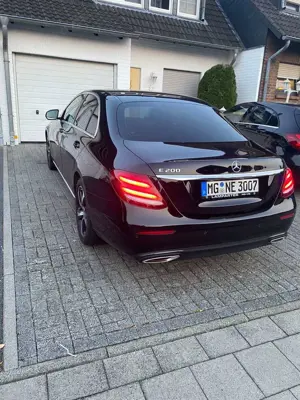 Mercedes-Benz E 200 4Matic 9G-TRONIC Avantgarde