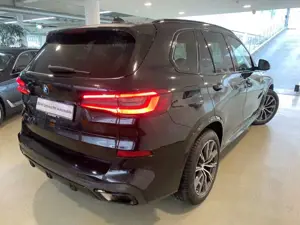 BMW X5 xDrive 40d M-Sport HUD ACC StandHZG AHK Pano Memor Bild 3