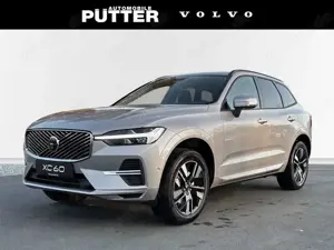 Volvo XC60 B5 Benzin AWD Core 19'' Panorama ACC Harman LED e-