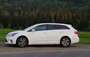 Toyota Avensis Avensis Combi 2.0 D-4D Edition
