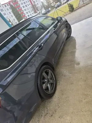 Volkswagen Passat Variant 2.0 TDI (BlueMotion Technology) Comfortline Bild 2