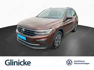 Volkswagen Tiguan 2.0 TDI DSG Life Navi AHK Pano-Dach ACC