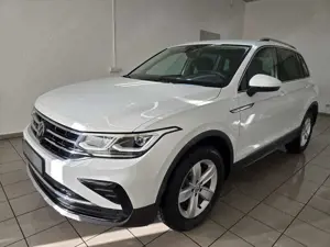 Volkswagen Tiguan Elegance 2.0 TSI 4M DSG Matrix-LED Navi 1.Hand