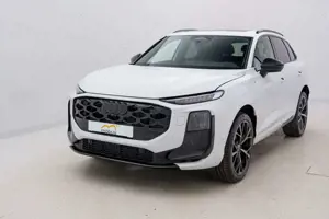 Audi Q3 SUV TFSI quattro 195 kW*S-TRO*PANO*MATRIX*HUD