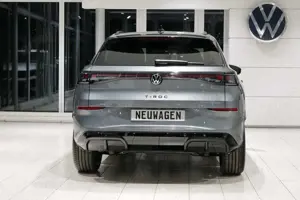 Volkswagen T-Roc 1.5eTSI DSG R-Line BlackStyle AHK DCC Leder HKa... Bild 4