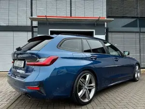 BMW 318 d Touring LED LIVE-COCKPIT DRIVING KAMERA Bild 2