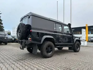 Land Rover Defender SE "Utility" Bild 3