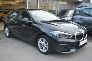 BMW 118 D F40 *LED*NAVI*BMW LIVE COCKPIT*TEMPOMAT*SITZHEIZ Bild 2