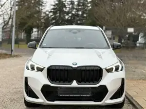 BMW X1 23d xDrive M Sport AHK h/k Memory 20 Zoll ACC Bild 2