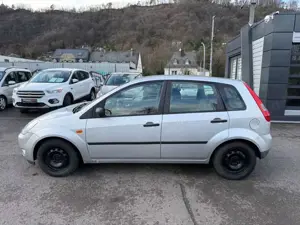 Ford Fiesta Trend! TÜV NEU! Klimaanlage! Bild 2