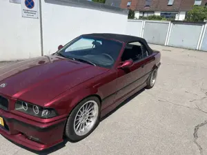 BMW 325 325i Cabrio Europa Bild 2