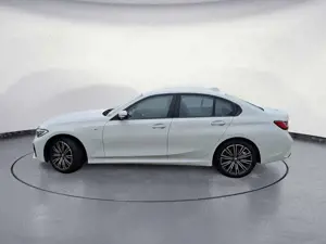 BMW 320 d M Sport Automatik Sport Aut. Klimaaut. HIFI Bild 3