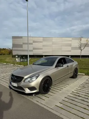 Mercedes-Benz E 250 Coupe 7G-TRONIC