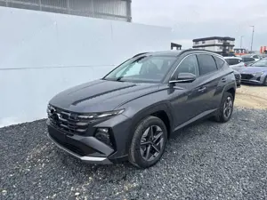 Hyundai TUCSON STYLE 18 ALU KLIMAAUTOMATIK TOTWINKEL NAVI SHZ ...