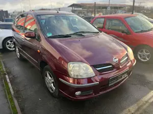 Nissan Almera Tino Bild 2