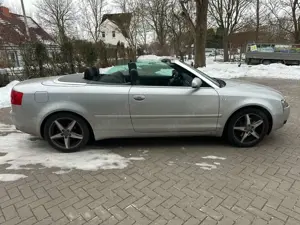 Audi A4 A4 Cabrio Cabriolet 2.4 / Tüv Neu Bild 4