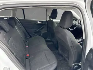 Ford Focus Turnier 1.5 EcoBoost ACTIVE Automatik Bild 5