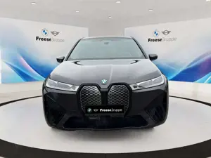 BMW iX xDrive40 AHK Laser 360° STANDHZ HEAD-UP PANO Bild 2