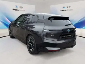 BMW iX xDrive40 AHK Laser 360° STANDHZ HEAD-UP PANO Bild 4