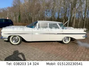 Chevrolet Impala 4-Door Hardtop V8 Automatic Bild 5