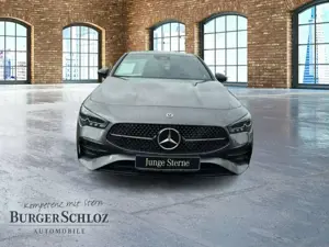 Mercedes-Benz CLA 180 Coupé AMG/KAMERA/LED/NAVI Bild 2