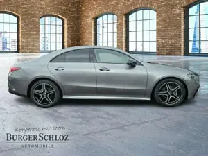 Mercedes-Benz CLA 180 Coupé AMG/KAMERA/LED/NAVI Bild 4