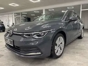 Volkswagen Golf VIII 1.5 eTSI Style Panor. IQ Light  Drive