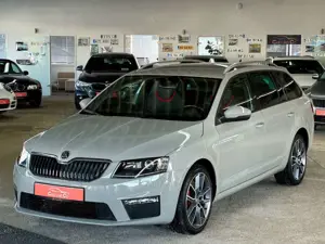 Skoda Octavia 2.0 TDI Combi RS DSG *AHK*SHZ*PDC*TEM*BX
