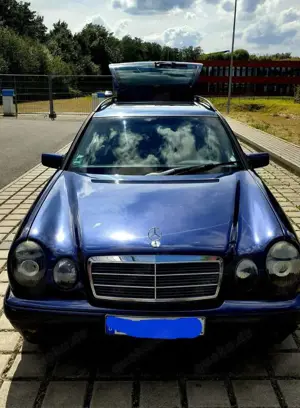 Mercedes-Benz E 240 T Classic