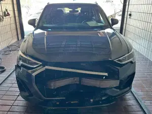 Audi Q3 2.0 16V TDI*AHK*LED*PANO*S-LINE*STHZ*SHZ*PDC*GRA Bild 2