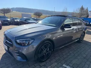 Mercedes-Benz E 300 de PANO WIEDE AHK MEM BURM AMBI LED KAM