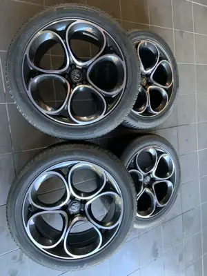 Alfa Romeo Stelvio 2.2 Diesel 16V AT8 Q4 Veloce Bild 4