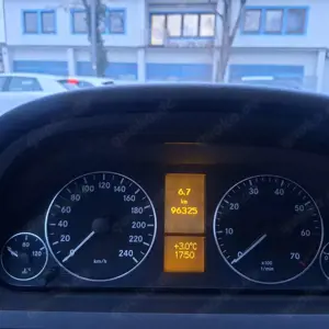 Mercedes-Benz A 150 A-Klasse  5-Türer Automatik,wenig Kilometer* Bild 3