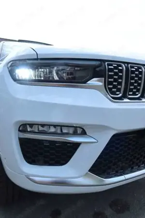 Jeep Grand Cherokee Summit Reserve Plug-In-Hybrid 4xe Bild 5
