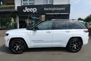 Jeep Grand Cherokee Summit Reserve Plug-In-Hybrid 4xe