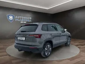 Skoda Karoq 1.5 TSI DSG Selection NAVI*PANO*AHK Klima Navi Bild 5