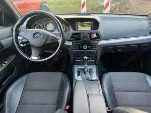 Mercedes-Benz E 220 CDI DPF Coupe BlueEFFICIENCY Automatik Avantgarde Bild 5