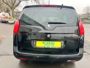 Peugeot 5008 2.0 HDi Allure /1. Hand/Panorama/Head-Up Bild 5