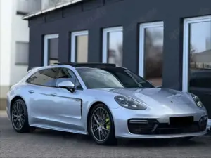 Porsche Panamera 4 E-Hybrid Sport Turismo Sport Design Bild 4