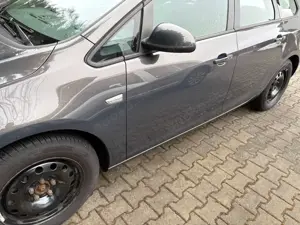 Opel Astra Astra 1.7 CDTI DPF Sports Tourer Edition Bild 3