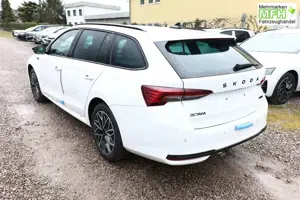 Skoda Octavia Combi Sportline DSG Sportl Matrix Nav ACC Kessy... Bild 3