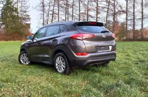 Hyundai TUCSON blue Intro Edition 2WD Bild 3