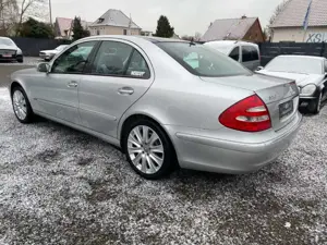 Mercedes-Benz E 320 ELEGANCE BiXenon Leder Panorama Memory Bild 4