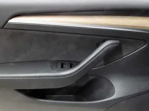 Tesla Model 3 Standard Reichweite Plus Hinterradantrieb Bild 4