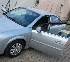 Opel Vectra 2.2 GTS Bild 5